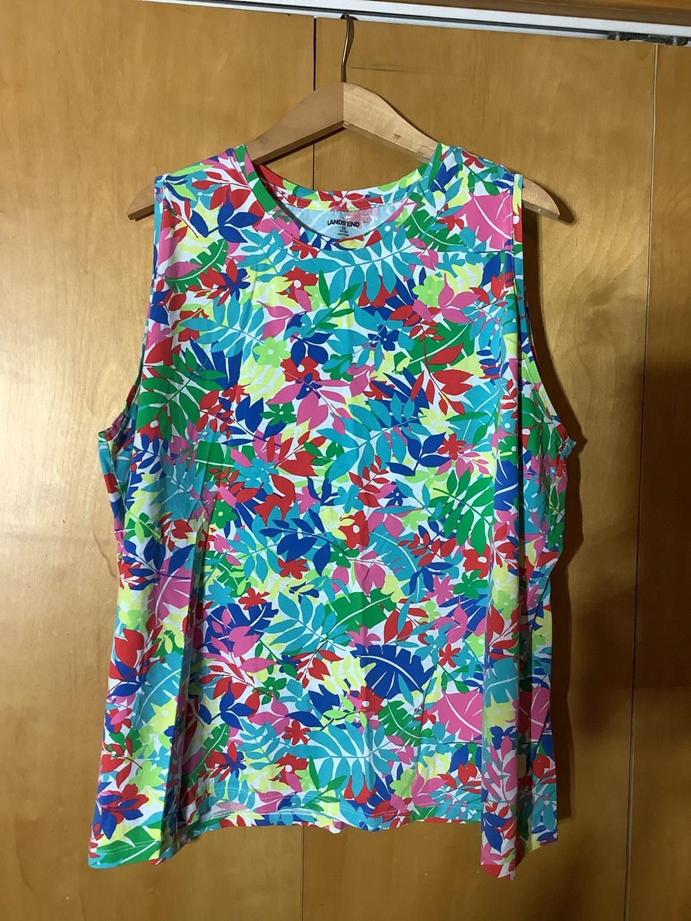 Lands’ End vibrant floral tank, size 3X